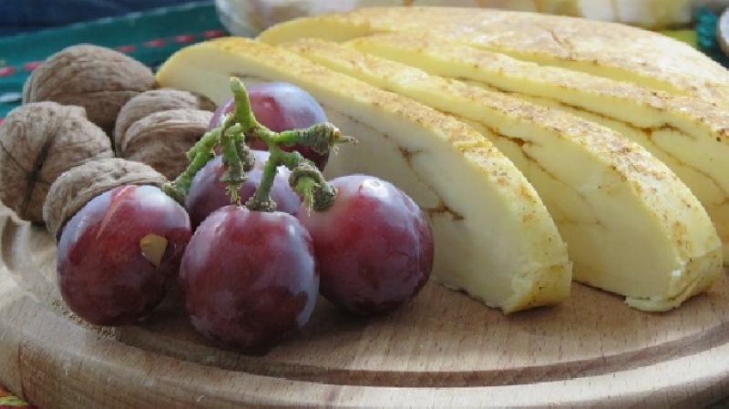 Любители на българското сирене и фолклора събра Сливница за трета поредна година