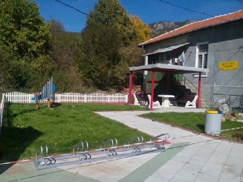 Нов кът за отдих изгради община Драгоман за жителите на с. Калотина
