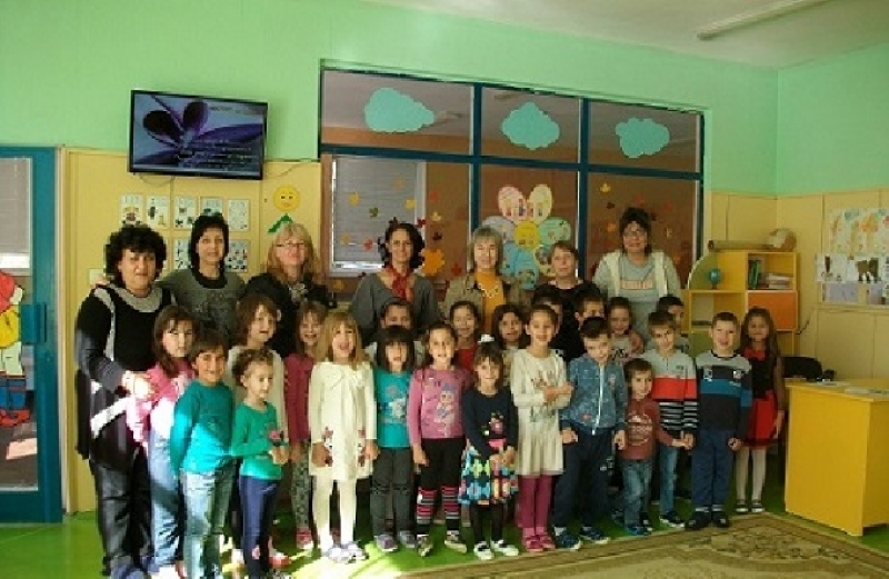 С вълнуващ празник-концерт децата от ДГ „Радост“ почетоха народните будители