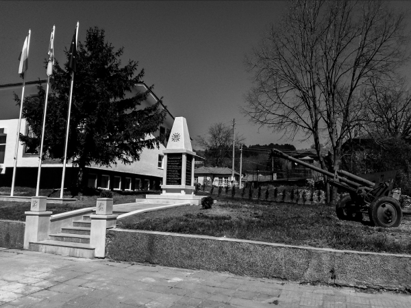 Планираното за днес откриване на мемориала в село Драговища се отлага