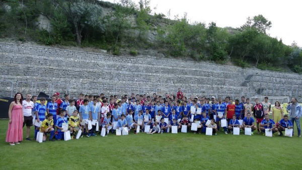 Отборът до 16 г. на ФК „Драгоман“ спечели четвъртото издание на „Infinity Football“