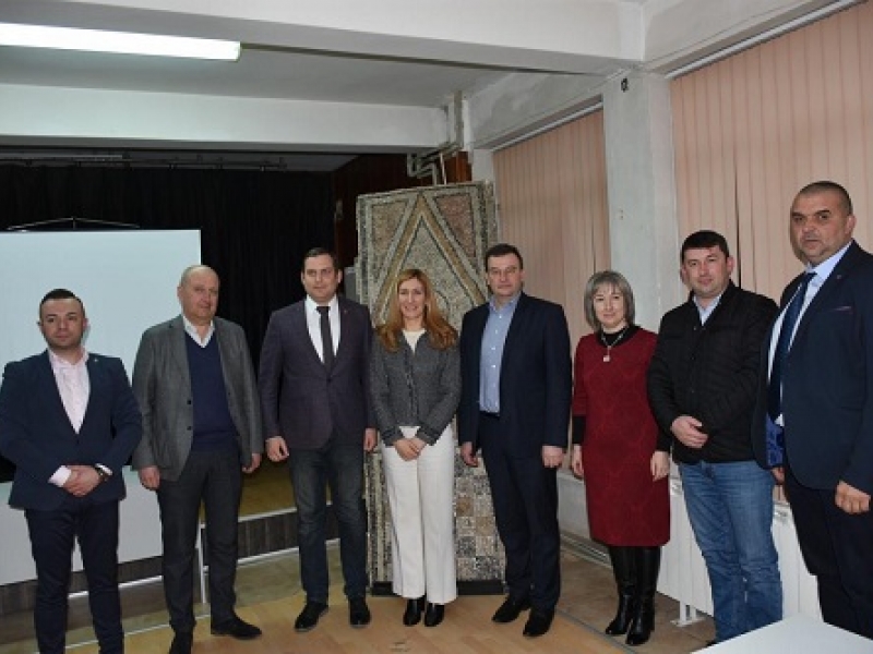 Драгоман представи туристическия си потенциал на среща с министър Ангелкова