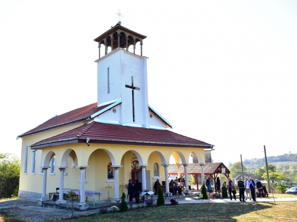 С обновена църква и курбан във Власатица отбелязаха Петковден