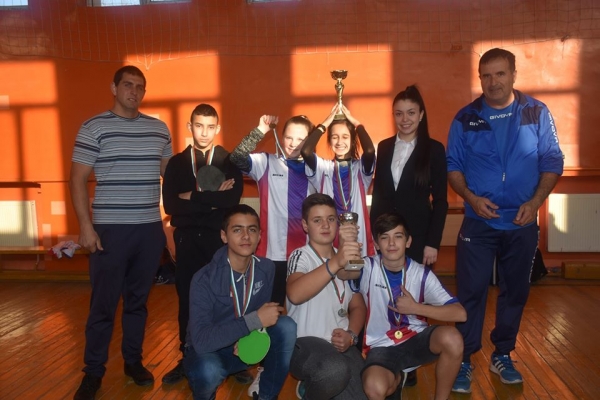 Възпитаниците на СУ „Д-р Петър Берон“ и Първо ОУ „Васил Левски“ спечелиха ученически турнир по тенис на маса