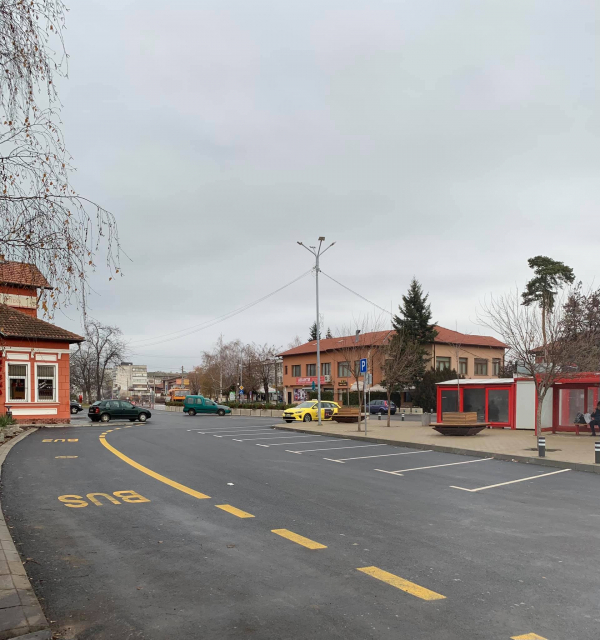 Приключи ремонтът на централния общински паркинг в Божурище