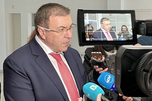 Министър Ангелов: Хакерските атаки към електронния регистър за ваксина срещу COVID-19 продължават