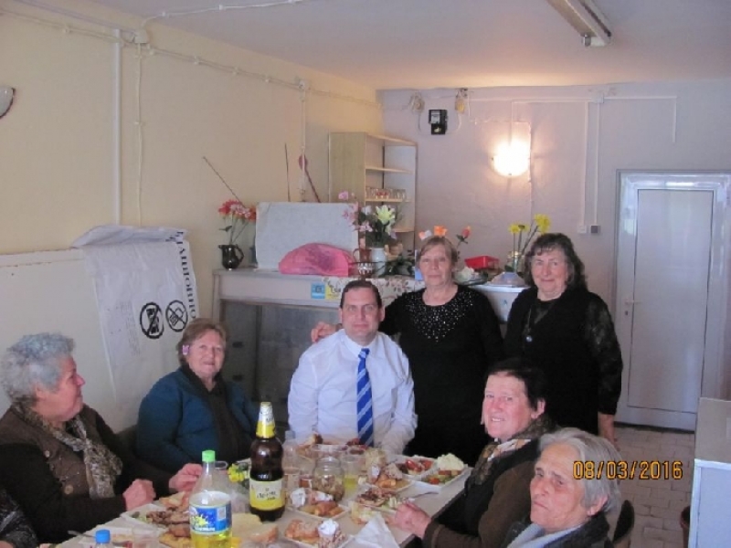 Кметът на Костинброд поздрави дамите от пенсионерските клубове в града