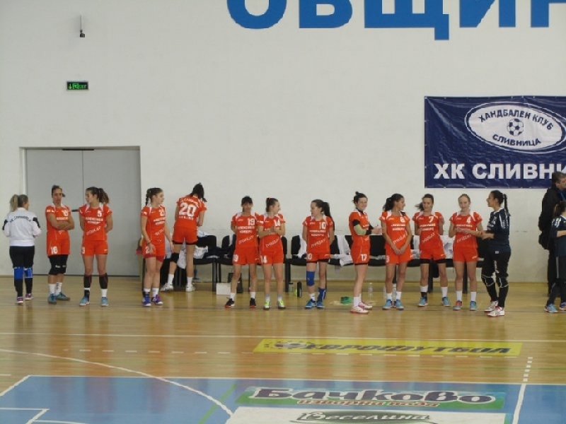 Хандбалният отбор на Сливница завърши сезона с  победа 