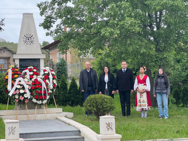 В Драговищица отбелязаха Деня на Европа, Деня на Победата и празникa на Св. Николай Мирликийски Чудотворец
