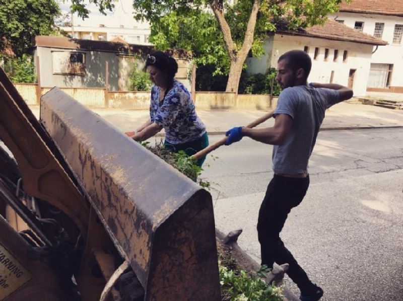 Годеч се включи в инициативата „Да изчистим България заедно“