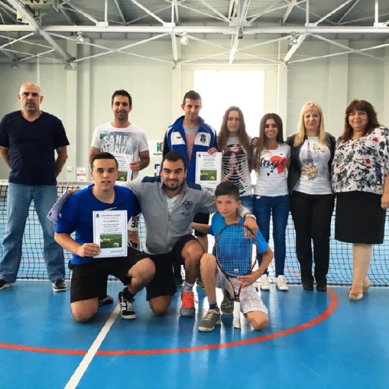 Надя Сотирова награди клуба по тенис на корт, участвал в спортната седмица по случай юбилея на Годеч