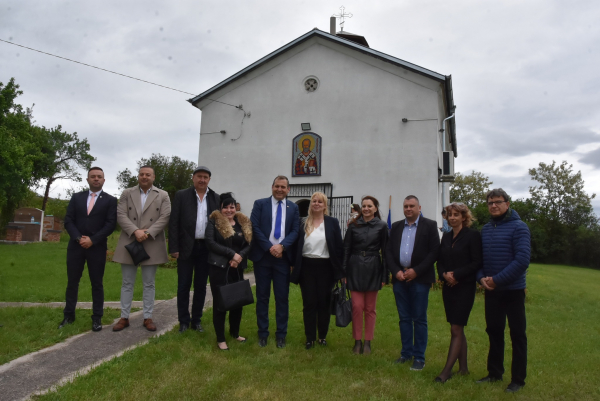 В Драговищица отбелязаха празникa на Св. Николай Мирликийски Чудотворец, Деня на Европа и Деня на Победата 