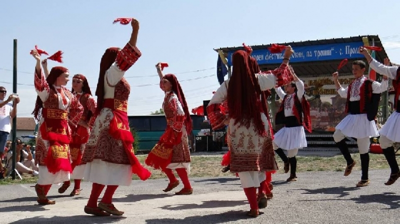 Втори фолклорен фестивал „Окни па тропни“ в село Пролеша