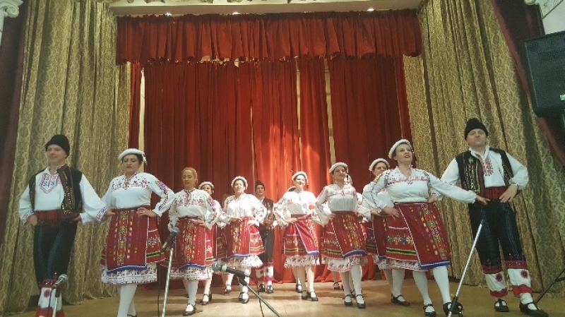 Празничен концерт на самодейците от община Божурище напълни салона на в НЧ \
