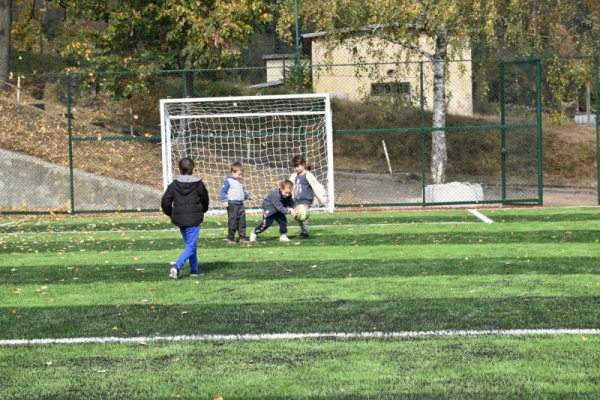 И в село Томпсън вече има нова спортна площадка