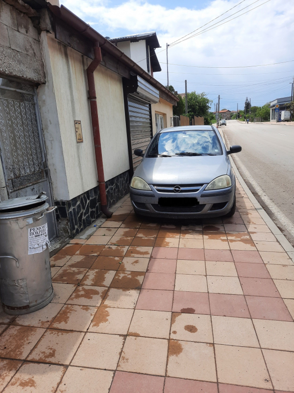 Фишове за нерегламентирано паркиране върху тротоарите в гр. Драгоман 