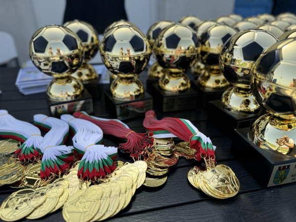„100 години футбол в Костинброд“: Приятелски срещи между децата на ОФК „Костинброд 2012“ 